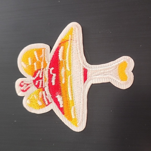 MUSHROOM HIPPIE EMBROIDERY IRON ON PATCH - Picture 1 of 2